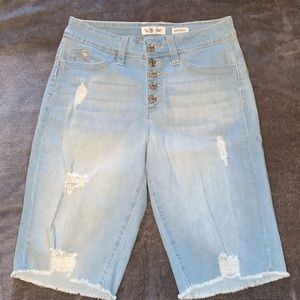 YMI WBB High-rise Light Blue Bermuda shorts, 5 Buttons Size 7/28